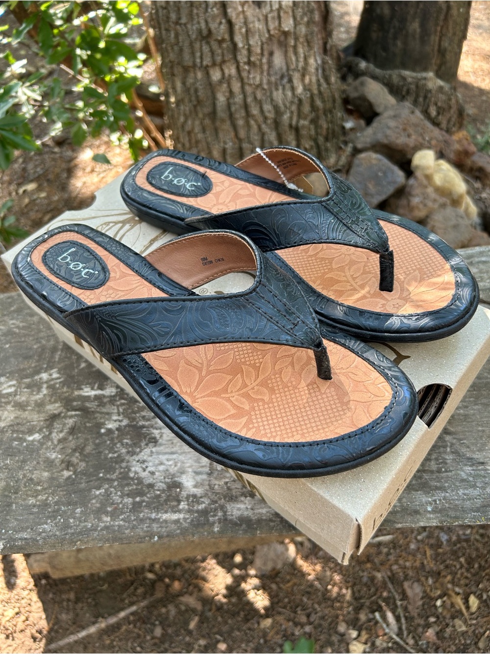 b.o.c. BORN Black Floral-Embossed Thong Sandals with Tan Insole NEW